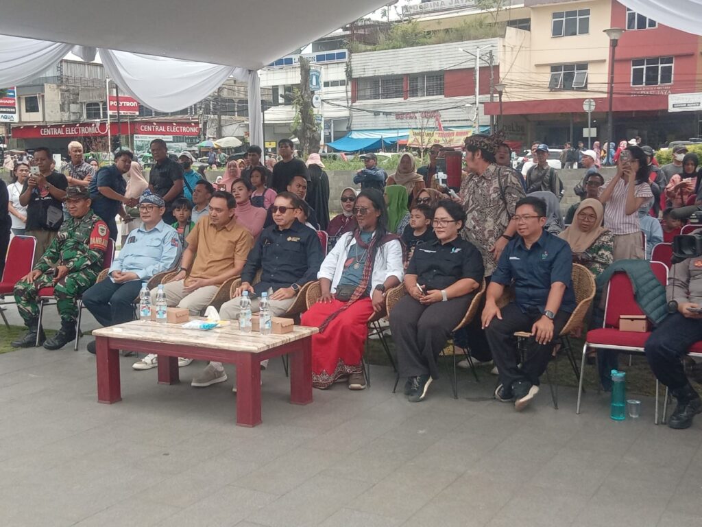 Holding Perkebunan Nusantara Dukung Gerakan Hijau, PTPN I Bagikan Bibit Bambu di Rekkam Art Festival 2025