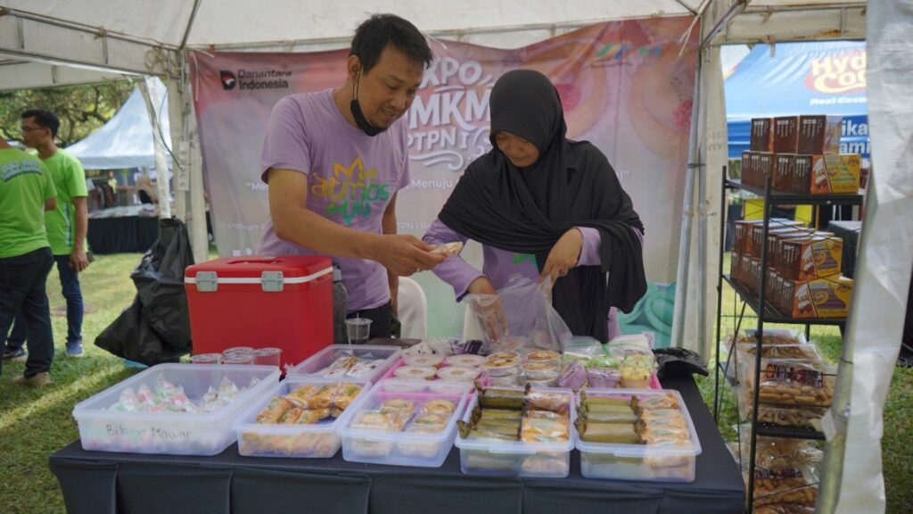 Holding Perkebunan Nusantara Dukung UMKM Naik Kelas, PTPN I Salurkan Pinjaman Rp100 Juta untuk Usaha Kue “Lies Cook”