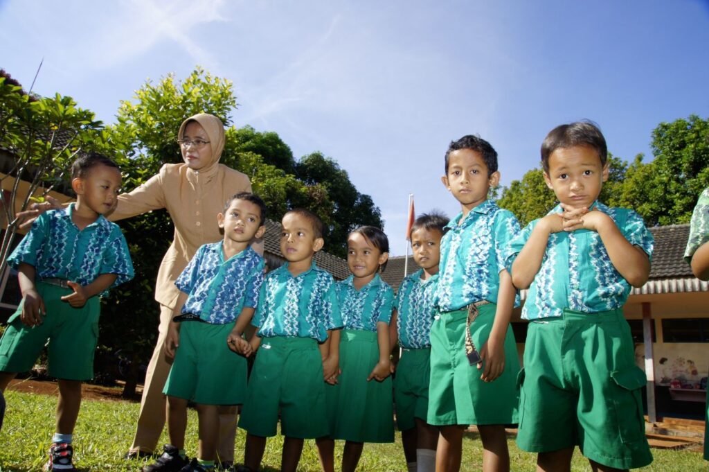 Holding Perkebunan Nusantara Apresiasi Guru Kebun, PalmCo Perkuat Akses Pendidikan di Wilayah Operasional