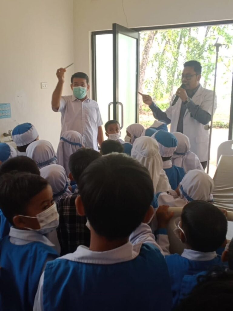 Holding Perkebunan Nusantara melalui Klinik Sri Pamela Batang Toru Edukasi Dunia Kesehatan bagi Siswa STK Bina Budi