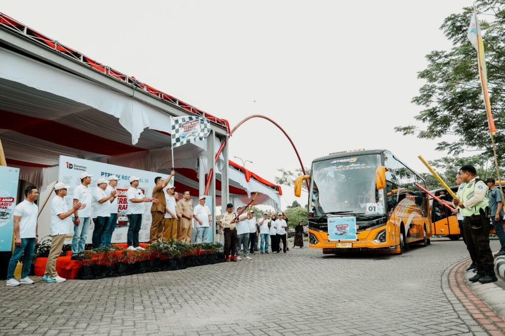 Dukung Komitmen Kepedulian Holding Perkebunan Nusantara di Momen Lebaran, PTPN IV PalmCo Berangkatkan 520 Pemudik Gratis dari Pekanbaru