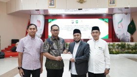 Holding Perkebunan Nusantara Perkuat Kepedulian Sosial, PTPN IV Regional III Salurkan Zakat ke Masyarakat