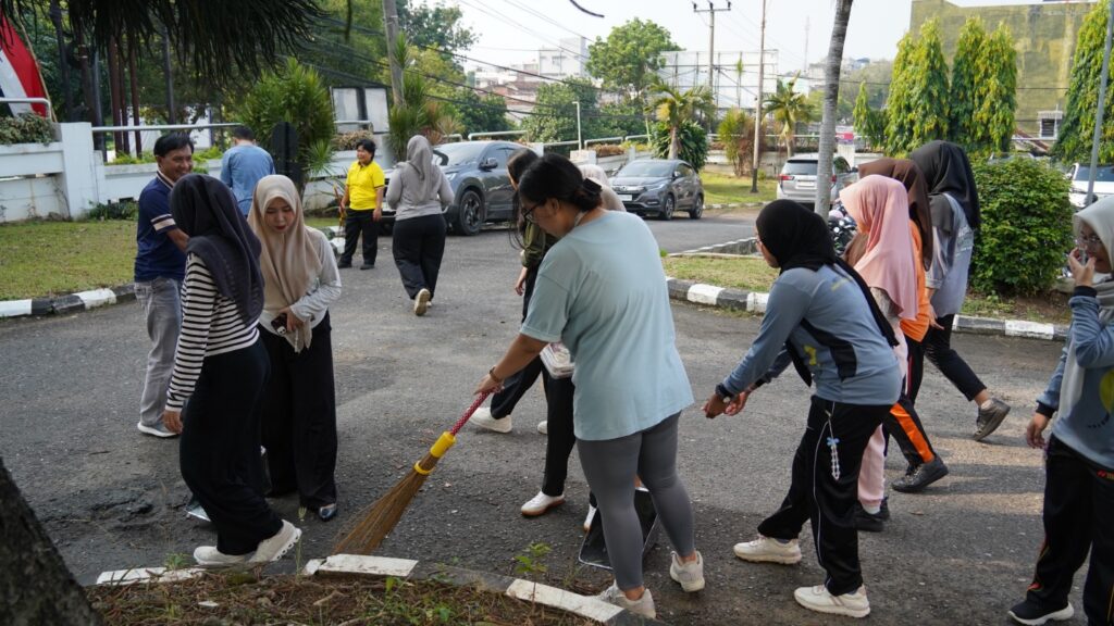 Holding Perkebunan Nusantara Tanamkan Kepedulian Lingkungan Sejak Dini melalui Edukasi Pelajar di PTPN IV Regional VII