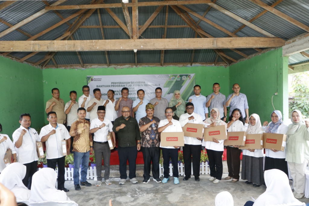 Sambut Tahun Ajaran Baru, Holding Perkebunan Nusantara Perkuat Akses Pendidikan melalui Program PalmCo